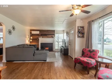 575 W Center Street Roseburg OR 97471