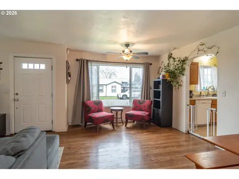 575 W Center Street Roseburg OR 97471