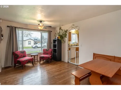 575 W Center Street Roseburg OR 97471