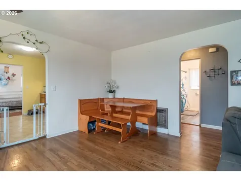 575 W Center Street Roseburg OR 97471