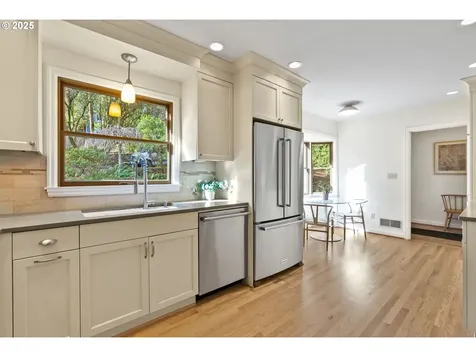 1646 SW Parkview Court Portland OR 97221