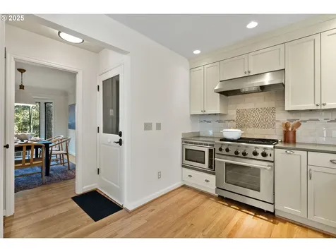 1646 SW Parkview Court Portland OR 97221