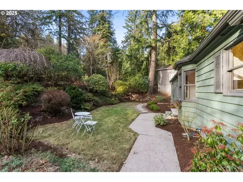 1646 SW Parkview Court Portland OR 97221
