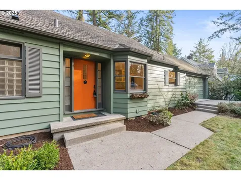 1646 SW Parkview Court Portland OR 97221