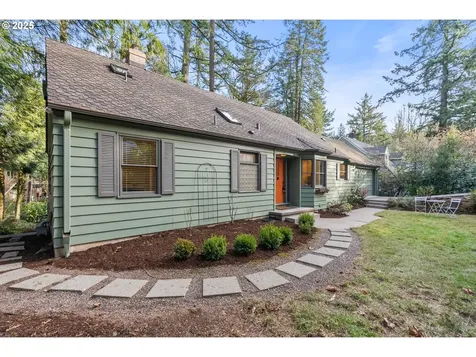 1646 SW Parkview Court Portland OR 97221