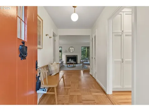 1646 SW Parkview Court Portland OR 97221