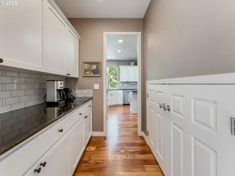 649 NE Retford Avenue Hillsboro OR 97124