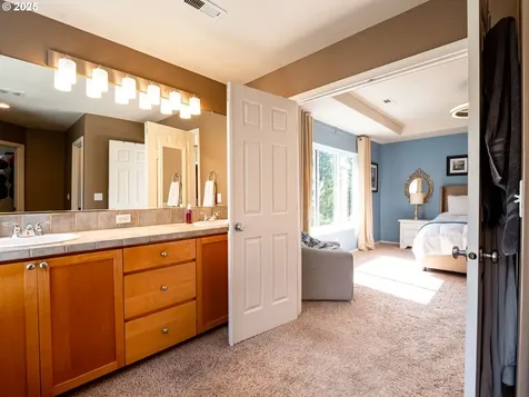 649 NE Retford Avenue Hillsboro OR 97124