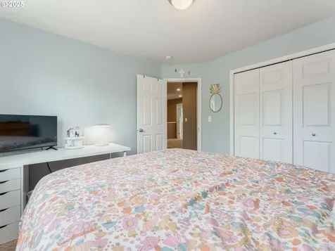 649 NE Retford Avenue Hillsboro OR 97124