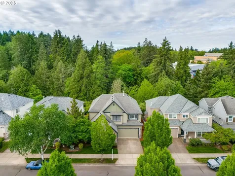 649 NE Retford Avenue Hillsboro OR 97124
