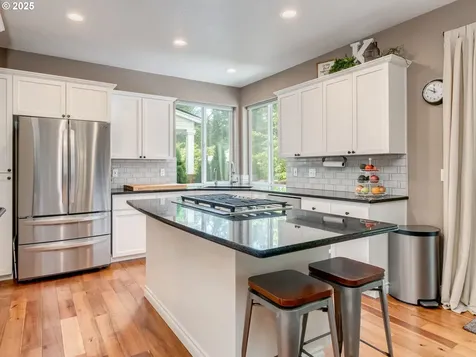 649 NE Retford Avenue Hillsboro OR 97124