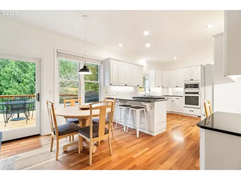 11503 SW Streamside Court Portland OR 97219