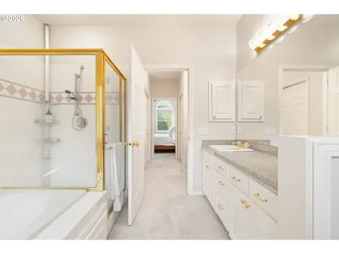 11503 SW Streamside Court Portland OR 97219