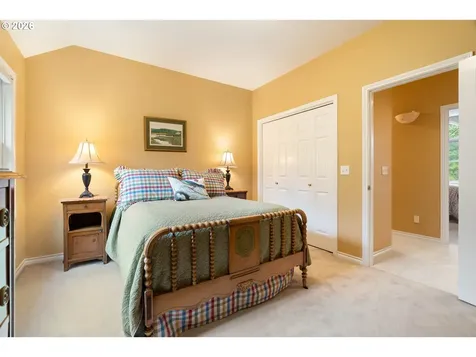 11503 SW Streamside Court Portland OR 97219