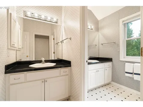 11503 SW Streamside Court Portland OR 97219