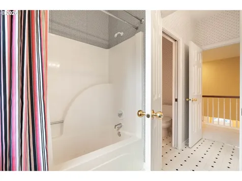 11503 SW Streamside Court Portland OR 97219