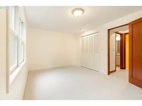 11503 SW Streamside Court Portland OR 97219