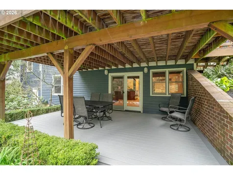 11503 SW Streamside Court Portland OR 97219
