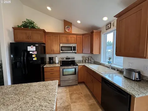1945 32nd Street Florence OR 97439