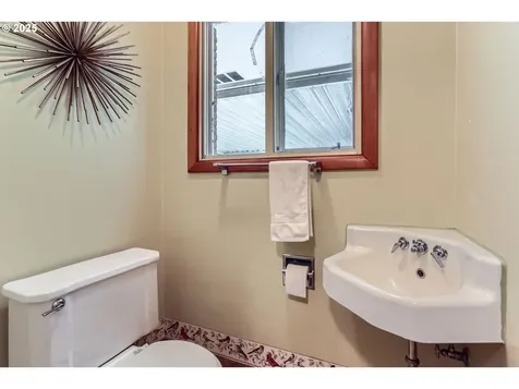 10524 NW Walters Lane Portland OR 97229