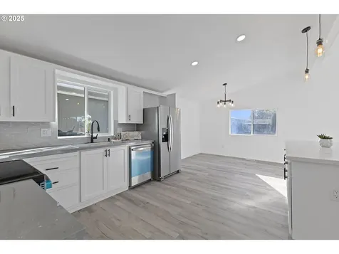 1901 SE Minter Bridge Road Hillsboro OR 97123