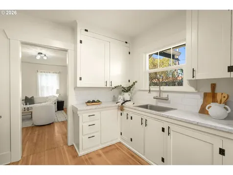 2122 SE Ellis Street Portland OR 97202