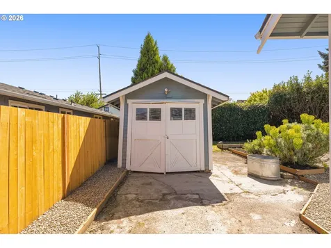 2122 SE Ellis Street Portland OR 97202