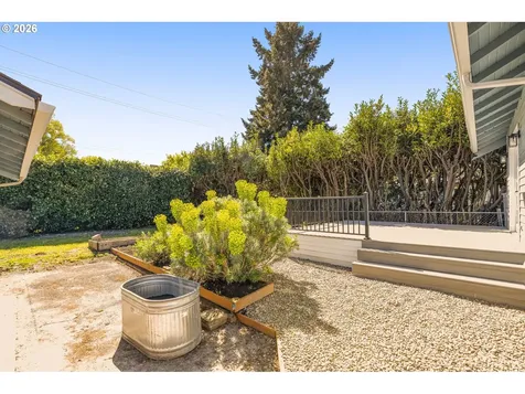 2122 SE Ellis Street Portland OR 97202