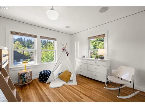 7004 NE Everett Street Portland OR 97213
