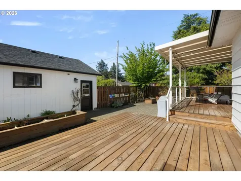 7004 NE Everett Street Portland OR 97213