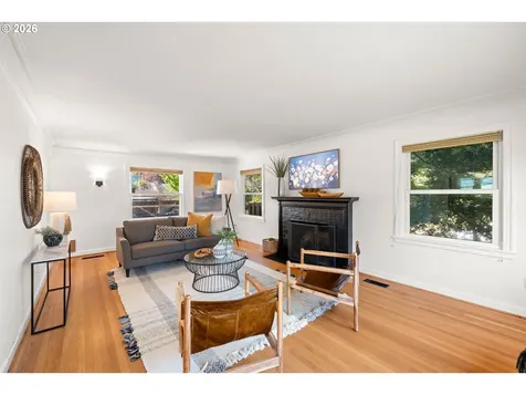 7004 NE Everett Street Portland OR 97213