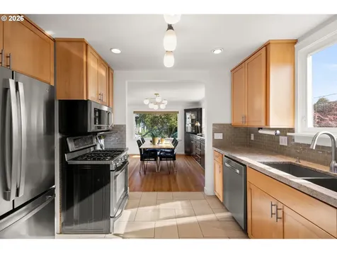 7004 NE Everett Street Portland OR 97213