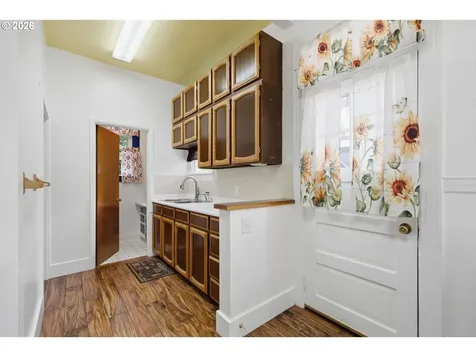 2003 NE Halsey Street Portland OR 97232