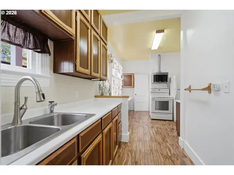 2003 NE Halsey Street Portland OR 97232