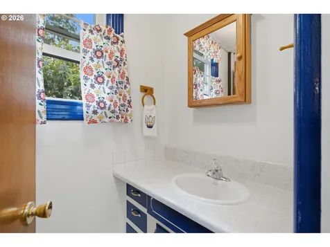 2003 NE Halsey Street Portland OR 97232