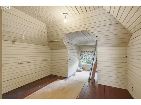 2003 NE Halsey Street Portland OR 97232