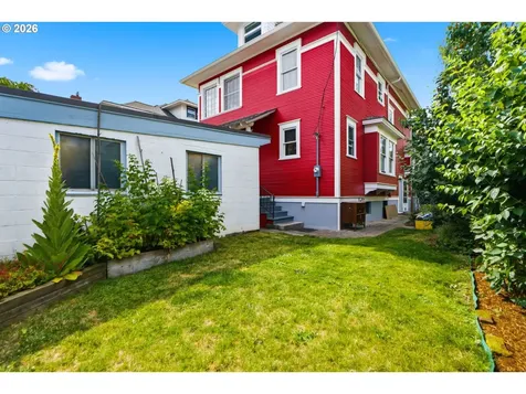 2003 NE Halsey Street Portland OR 97232