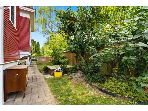 2003 NE Halsey Street Portland OR 97232