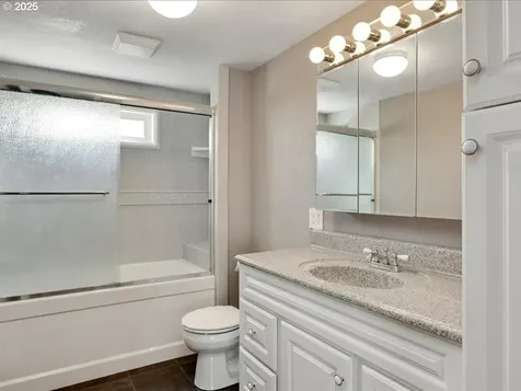 539 NE 160th Avenue Portland OR 97230