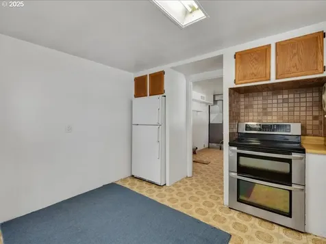 539 NE 160th Avenue Portland OR 97230