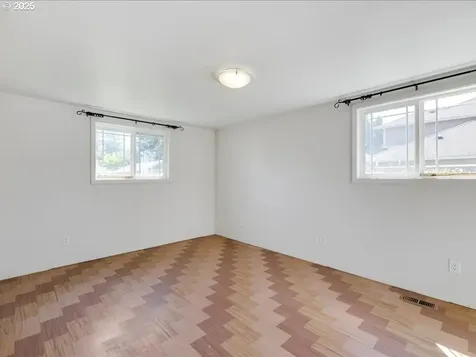 539 NE 160th Avenue Portland OR 97230