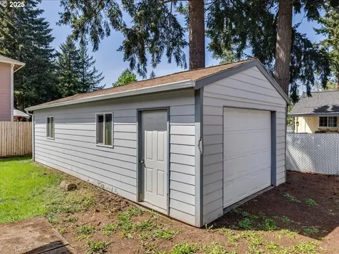 539 NE 160th Avenue Portland OR 97230