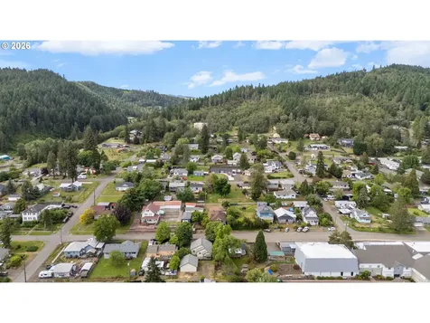 240 E Fourth Avenue Sutherlin OR 97479