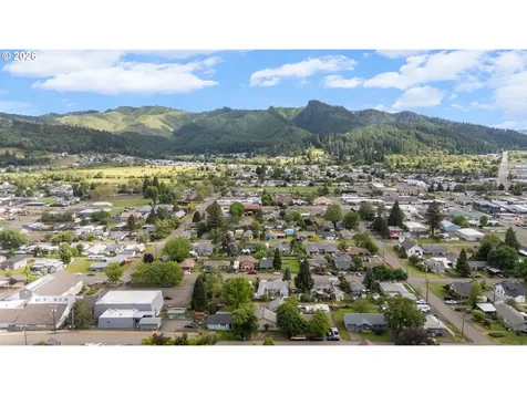 240 E Fourth Avenue Sutherlin OR 97479