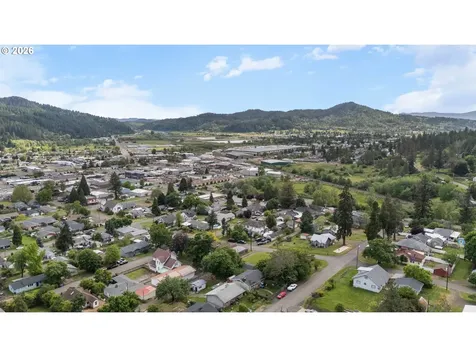 240 E Fourth Avenue Sutherlin OR 97479