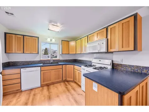 240 E Fourth Avenue Sutherlin OR 97479