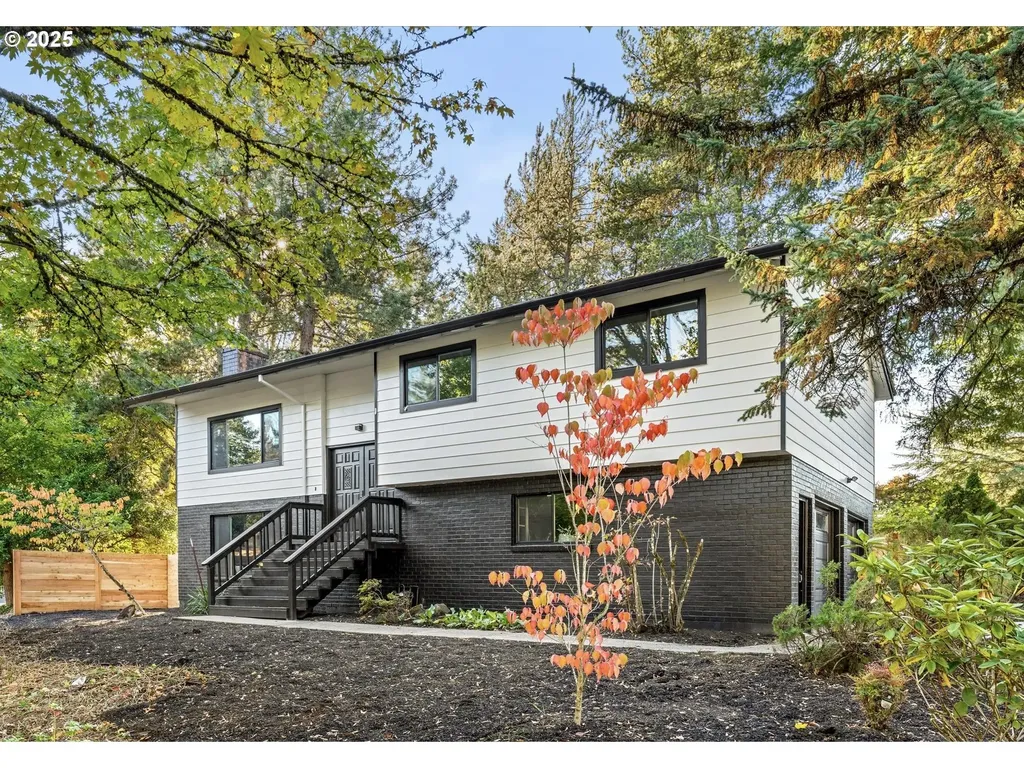 17855 Deerbrush Avenue Lake Oswego OR 97035