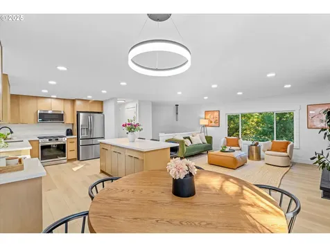 17855 Deerbrush Avenue Lake Oswego OR 97035