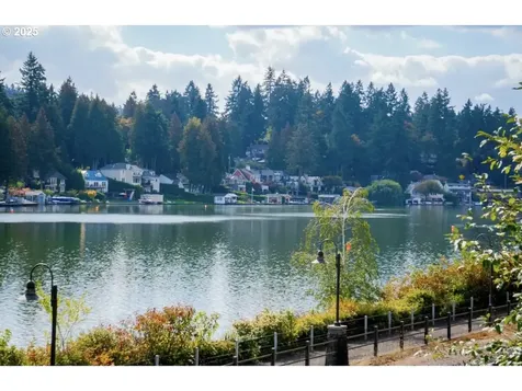 17855 Deerbrush Avenue Lake Oswego OR 97035