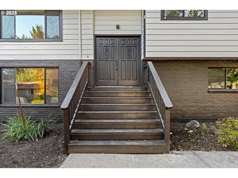 17855 Deerbrush Avenue Lake Oswego OR 97035